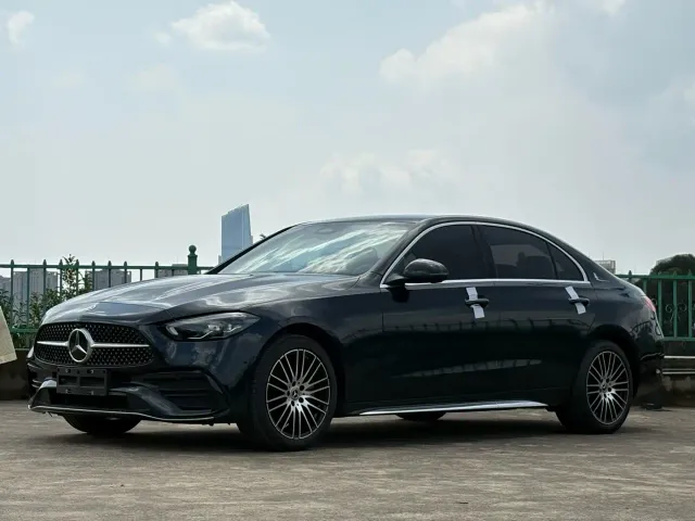 Фотография автомобиля — Mercedes-Benz C-Class