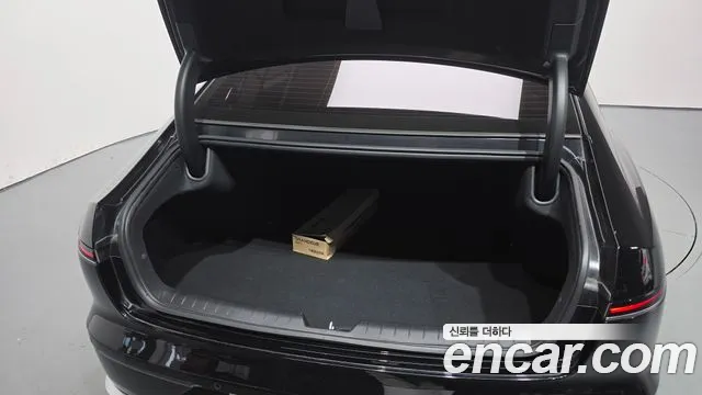 Hyundai Grandeur Grandeur (GN7) 2.5 Бензин 2WD — Фото автомобиля 17