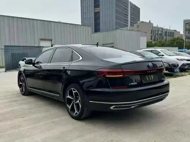 Volkswagen Passat — Фото автомобиля 7