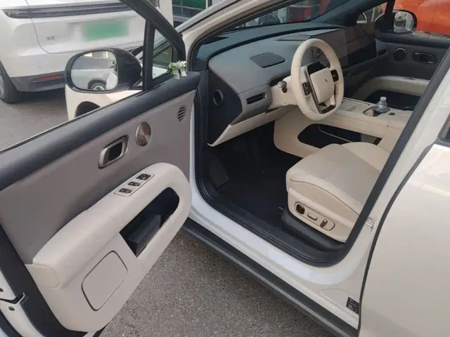Li Auto i6 — Фото автомобиля 15