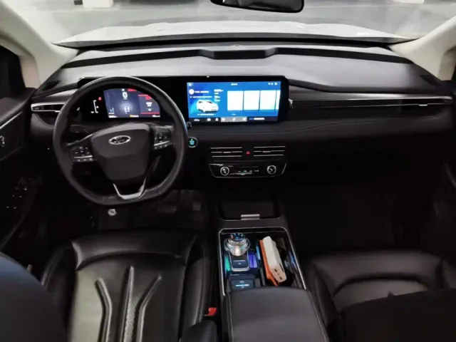 Ford Edge — Фото автомобиля 9