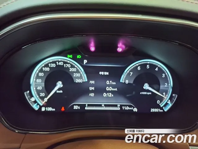 Genesis GV70 — Фото автомобиля 11