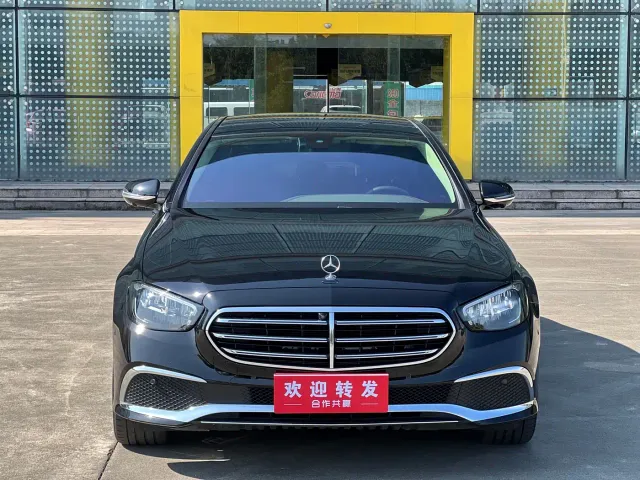 Mercedes-Benz E-Class — Фото автомобиля 2