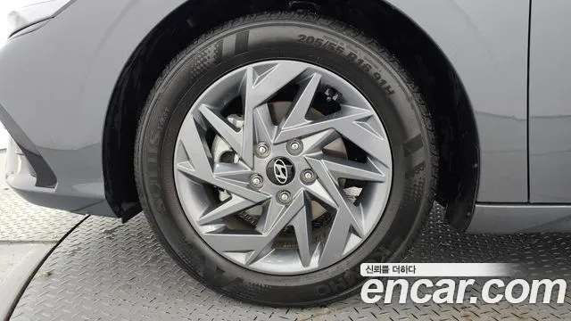Hyundai Avante — Фото автомобиля 5