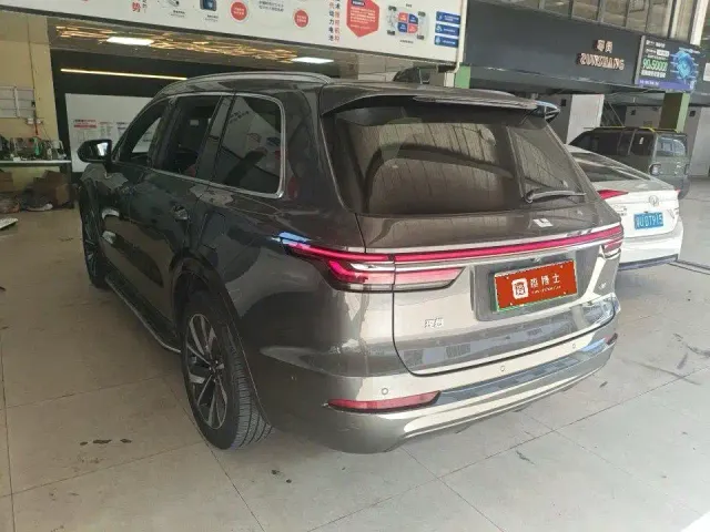 Li Auto ONE — Фото автомобиля 2