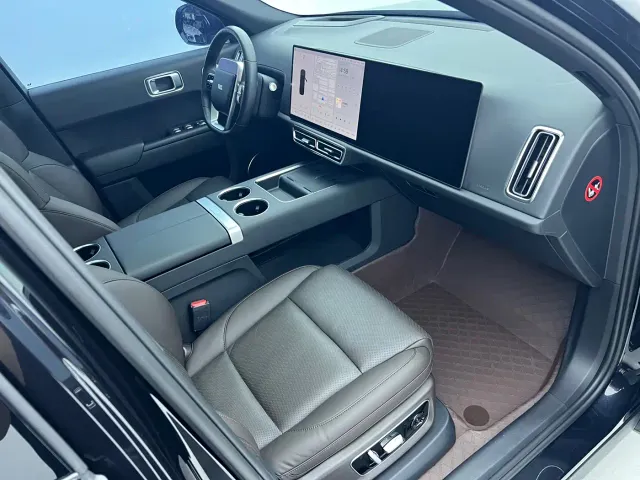 Li Auto Li Xiang L9 2022 Max — Фото автомобиля 19