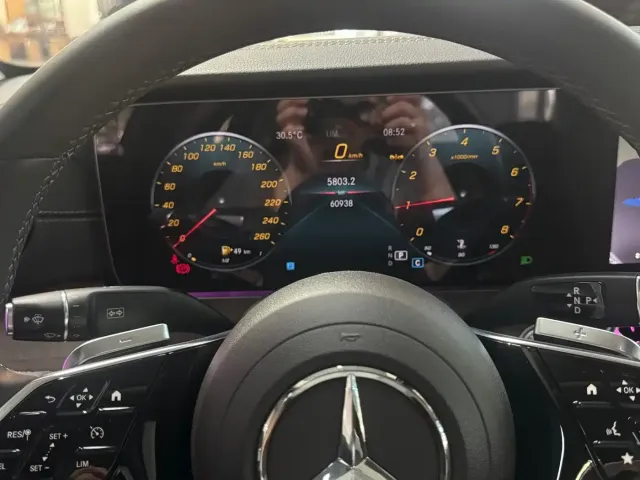 Mercedes-Benz E-Class — Фото автомобиля 27