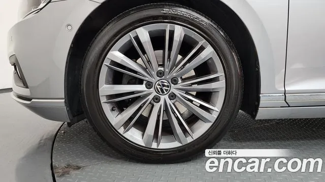 Volkswagen Passat — Фото автомобиля 5