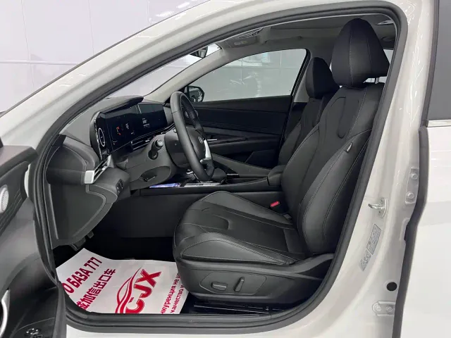 Hyundai Elantra — Фото автомобиля 10