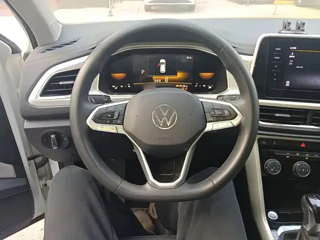 Volkswagen T-Roc — Фото автомобиля 10