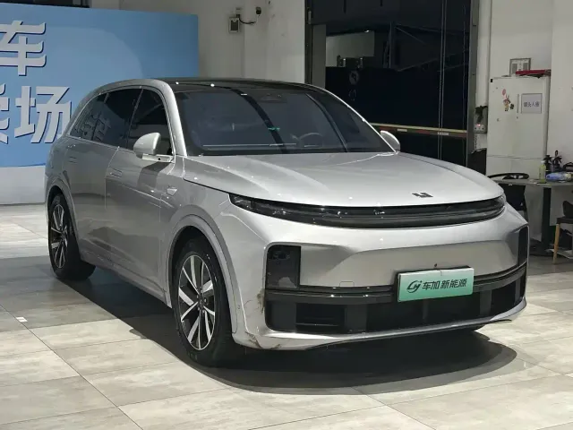 Li Auto Li Auto L7 2023 Pro — Фото автомобиля 3