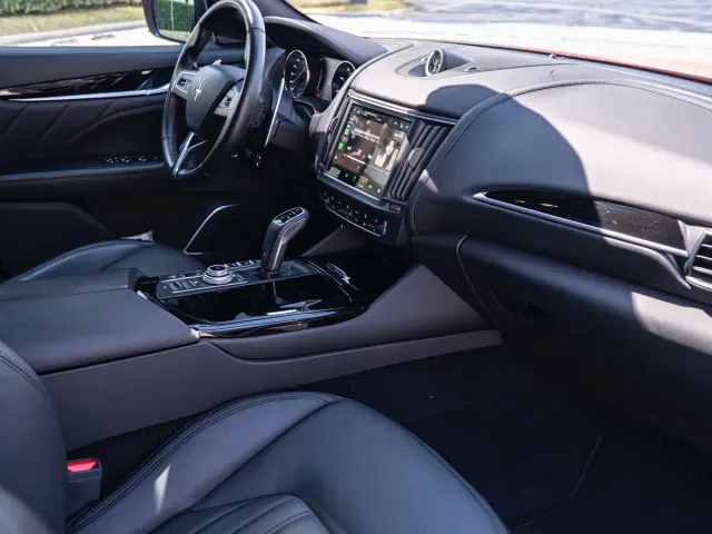 Maserati Levante — Фото автомобиля 19