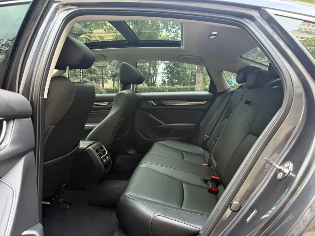 Honda Accord — Фото автомобиля 9