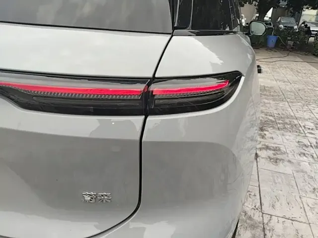 Nio ES6 — Фото автомобиля 7