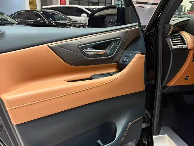 Toyota Vellfire — Фото автомобиля 5