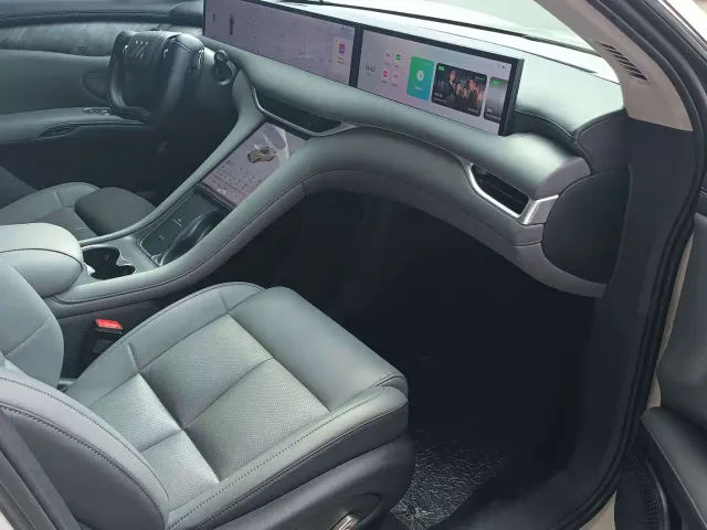 IM Motors LS6 — Фото автомобиля 8