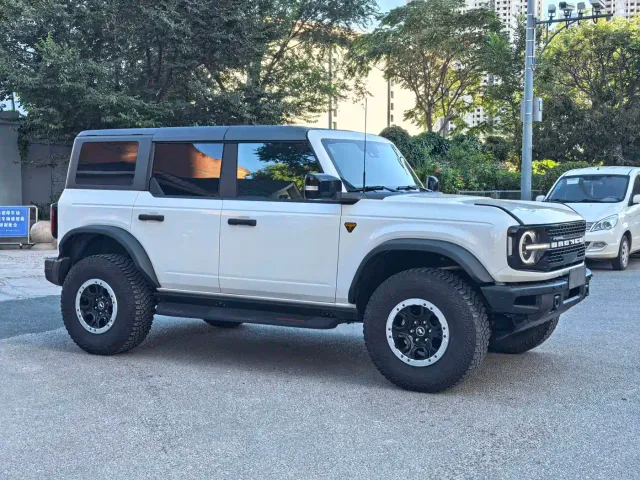 Ford Bronco — Фото автомобиля 3
