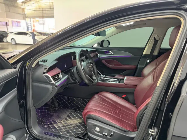 Hongqi H5 — Фото автомобиля 4