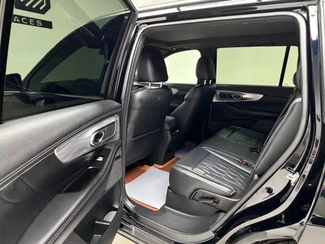 GAC Trumpchi GS8 — Фото автомобиля 14