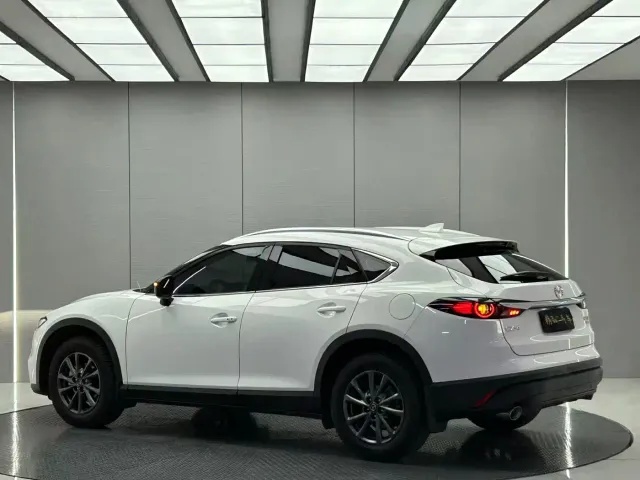 Mazda CX-4 — Фото автомобиля 3