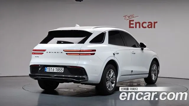 Genesis GV70 2.5T Бензин 2WD — Фото автомобиля 2