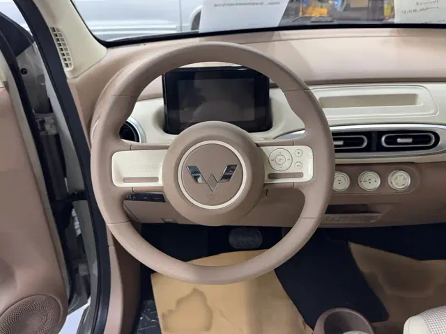 Wuling Hongguang Mini EV — Фото автомобиля 3
