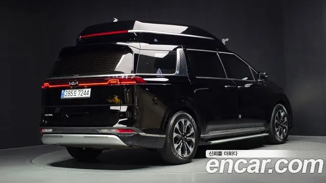 Kia Carnival Generation 4 — Фото автомобиля 2