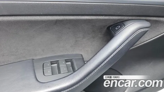 Tesla Model 3 — Фото автомобиля 28