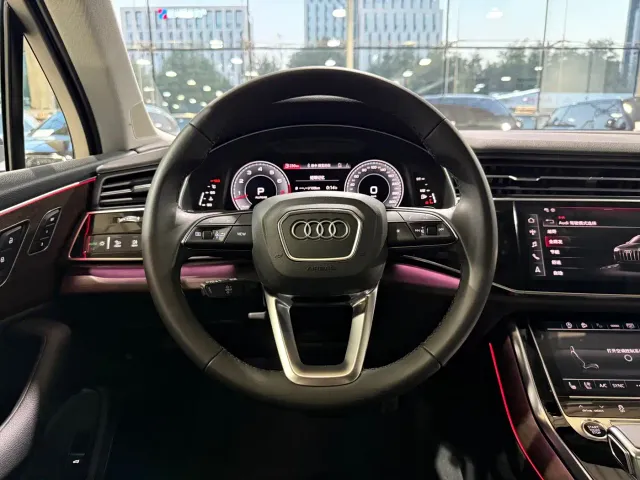 Audi Q7 — Фото автомобиля 13