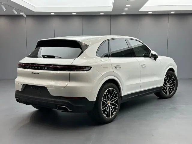 Porsche Cayenne — Фото автомобиля 4
