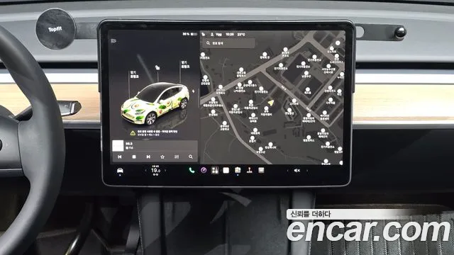 Tesla Model Y — Фото автомобиля 17