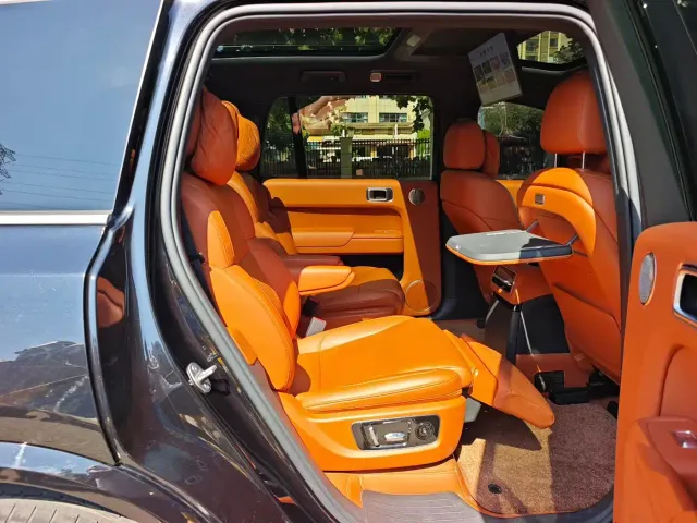 Li Auto L9 — Фото автомобиля 6