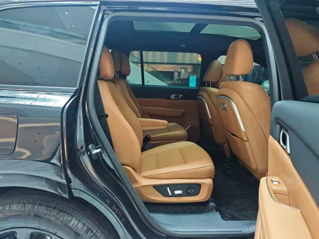 Li Auto ONE — Фото автомобиля 10