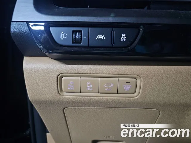 Kia Carnival Generation 4 — Фото автомобиля 15