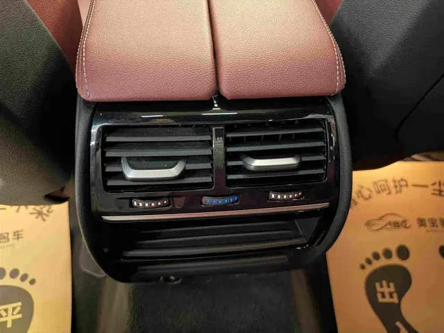 BMW 5 Series — Фото автомобиля 10