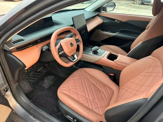 Changan Eado — Фото автомобиля 4
