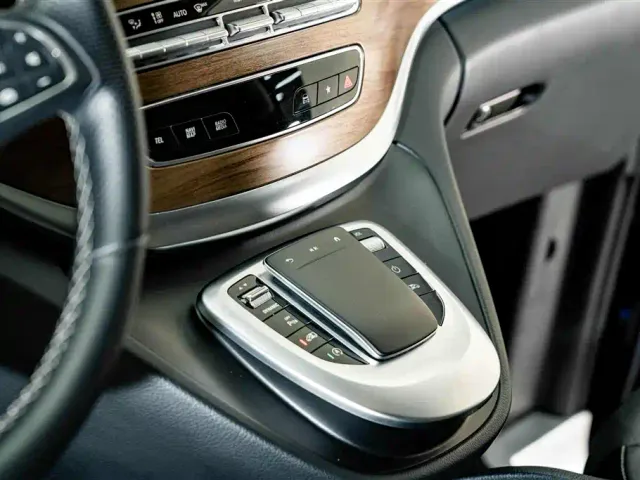 Mercedes-Benz V-Class — Фото автомобиля 12