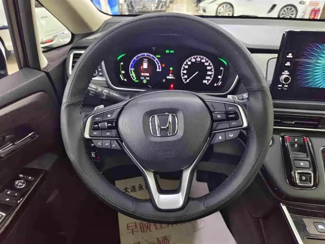 Honda Elysion — Фото автомобиля 9