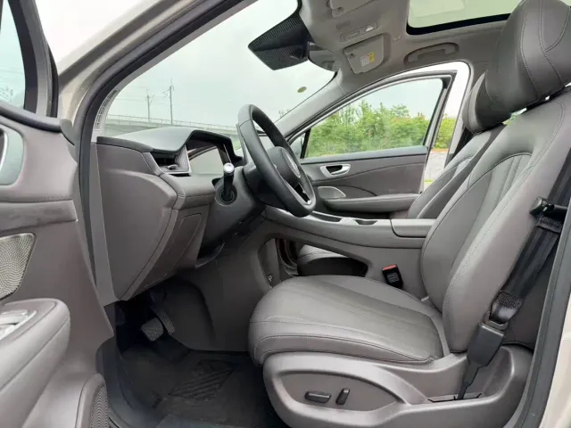 Shangjie SUV — Фото автомобиля 9