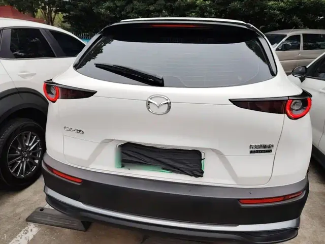 Mazda CX-30 EV — Фото автомобиля 5