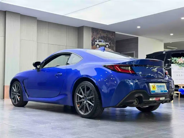 Subaru BRZ — Фото автомобиля 6