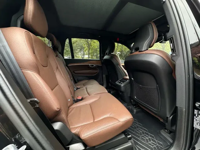 Volvo XC90 — Фото автомобиля 15