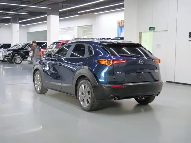 Mazda CX-30 — Фото автомобиля 4