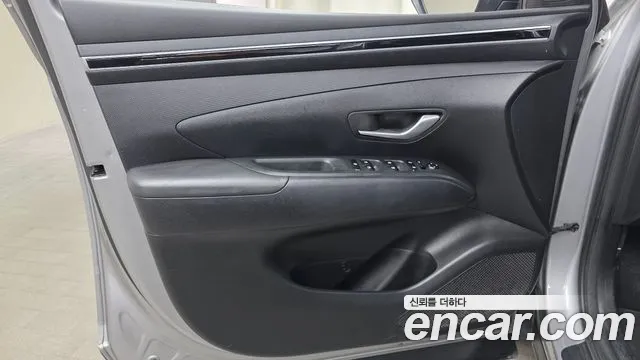 Hyundai Tucson Tucson (NX4) Дизель 2.0 2WD — Фото автомобиля 24