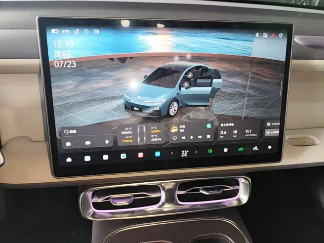 Leapmotor B01 — Фото автомобиля 12