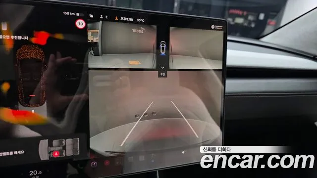 Tesla Model Y — Фото автомобиля 15