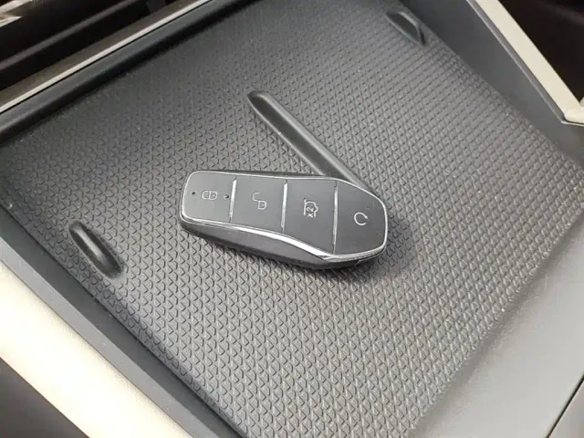 BYD Qin L — Фото автомобиля 8