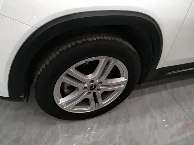 Mercedes-Benz GLB-Class — Фото автомобиля 24