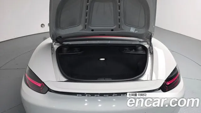 Porsche 718 — Фото автомобиля 24