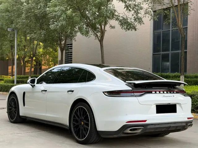 Porsche Panamera — Фото автомобиля 21